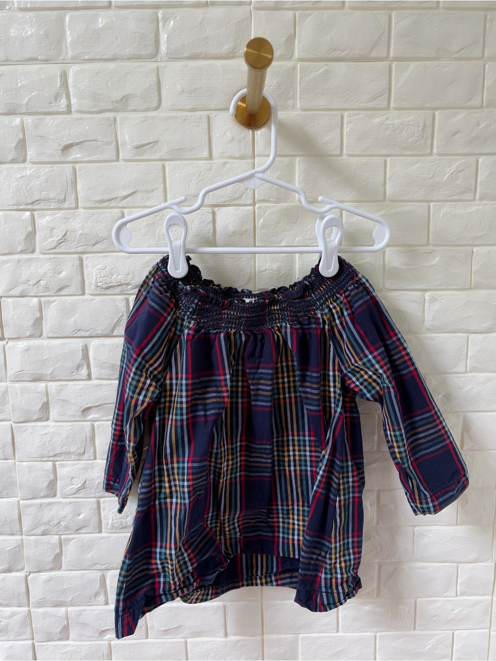 Hanna Andersson Navy Multicolor Plaid Off-Shoulder Top